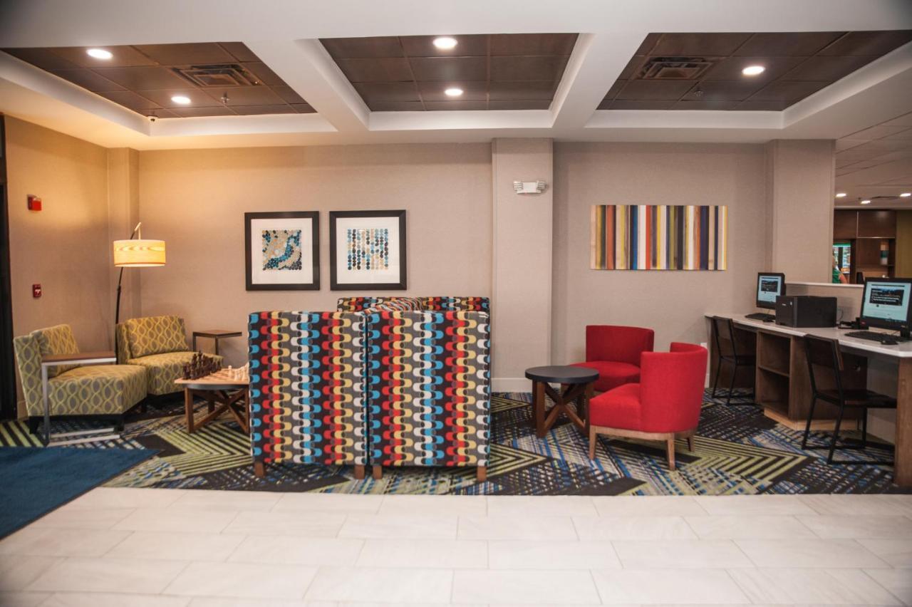 Holiday Inn Express Hotel & Suites Norfolk By Ihg Exterior foto