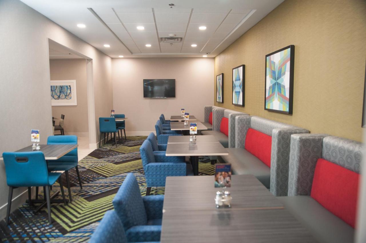Holiday Inn Express Hotel & Suites Norfolk By Ihg Exterior foto