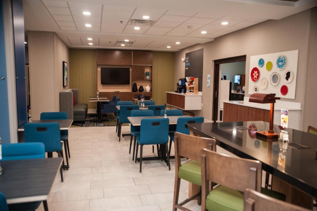 Holiday Inn Express Hotel & Suites Norfolk By Ihg Exterior foto