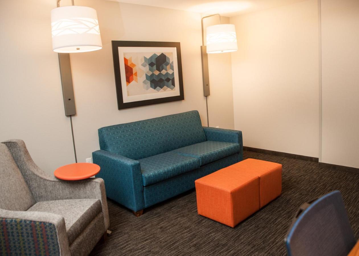 Holiday Inn Express Hotel & Suites Norfolk By Ihg Exterior foto
