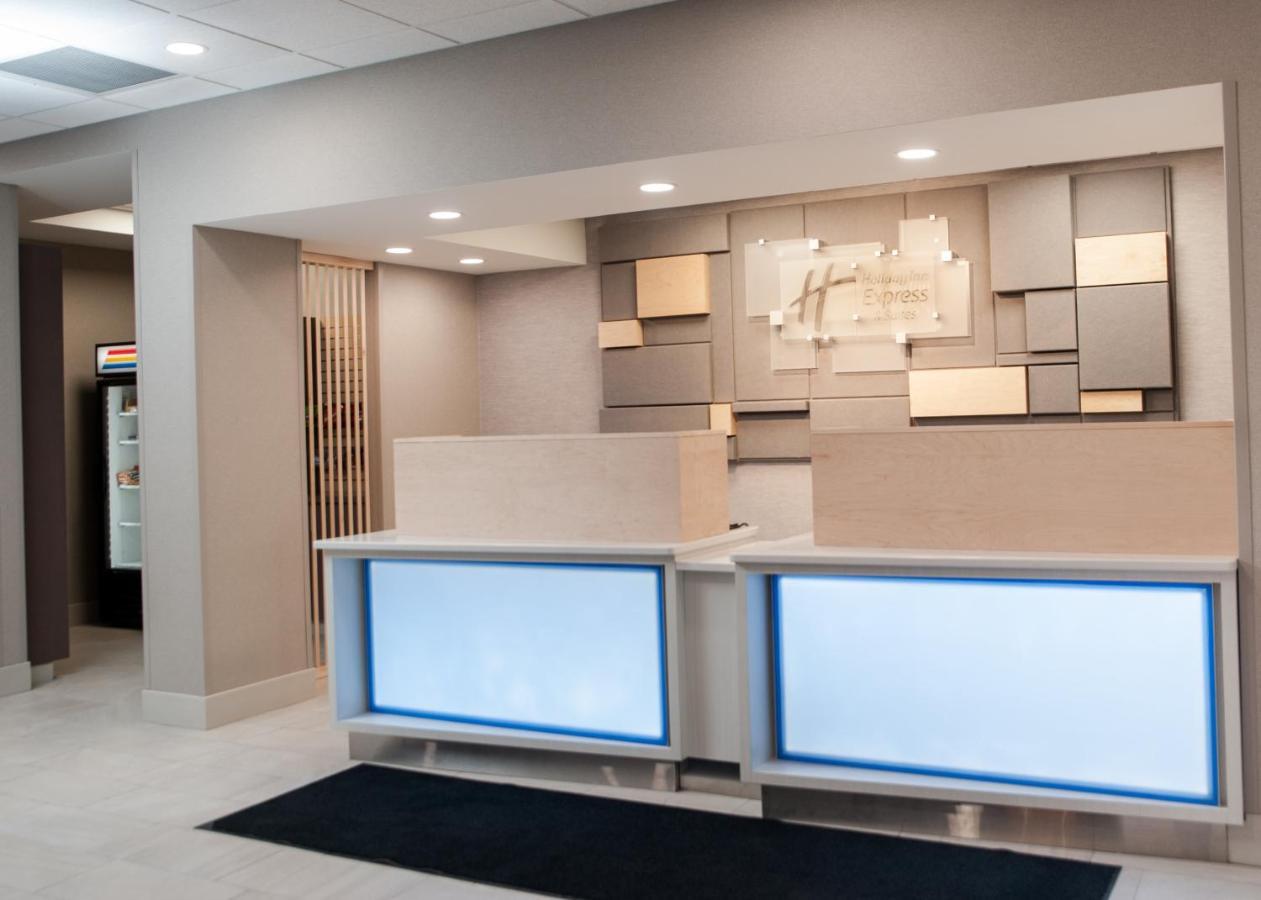 Holiday Inn Express Hotel & Suites Norfolk By Ihg Exterior foto