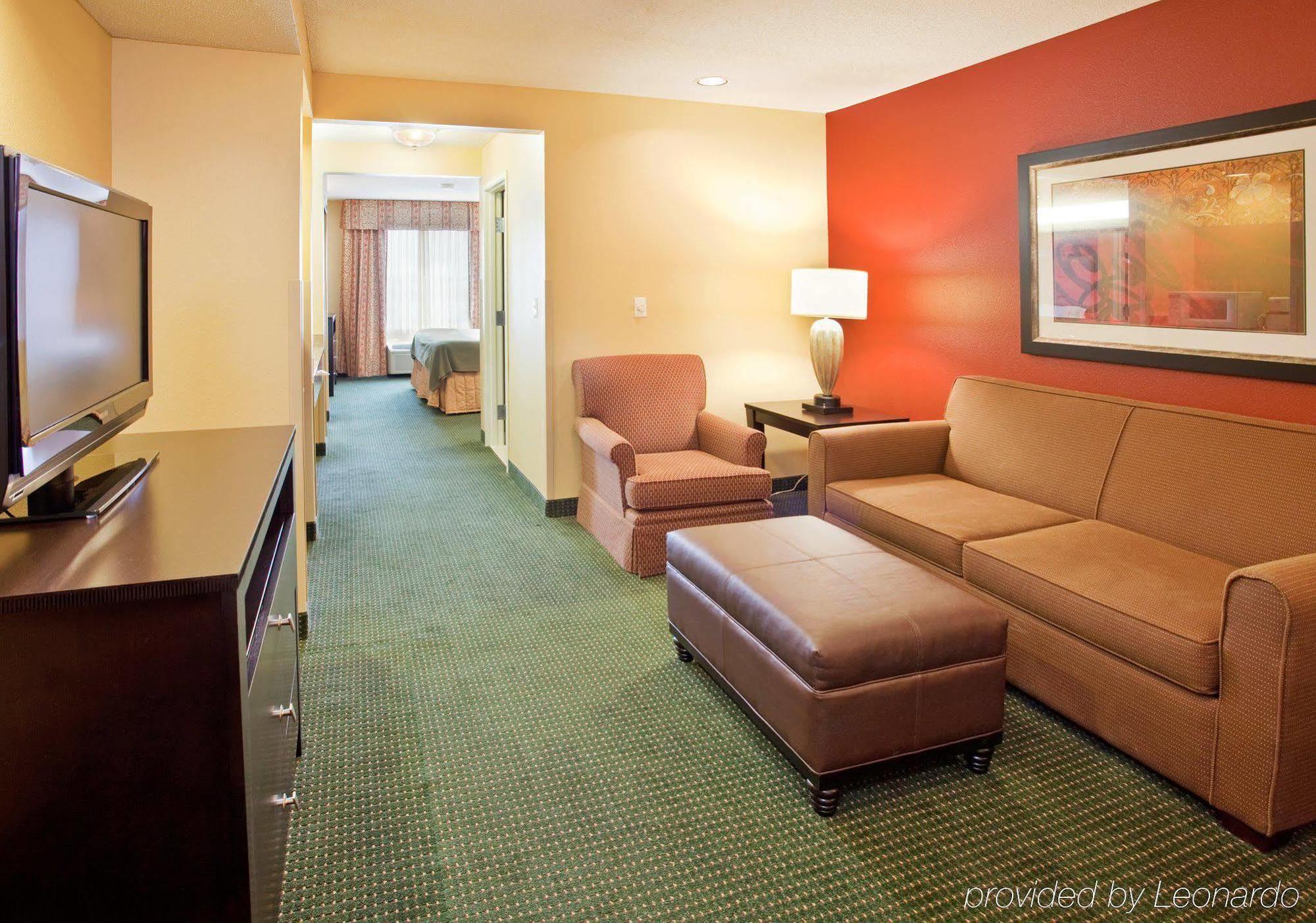 Holiday Inn Express Hotel & Suites Norfolk By Ihg Habitación foto