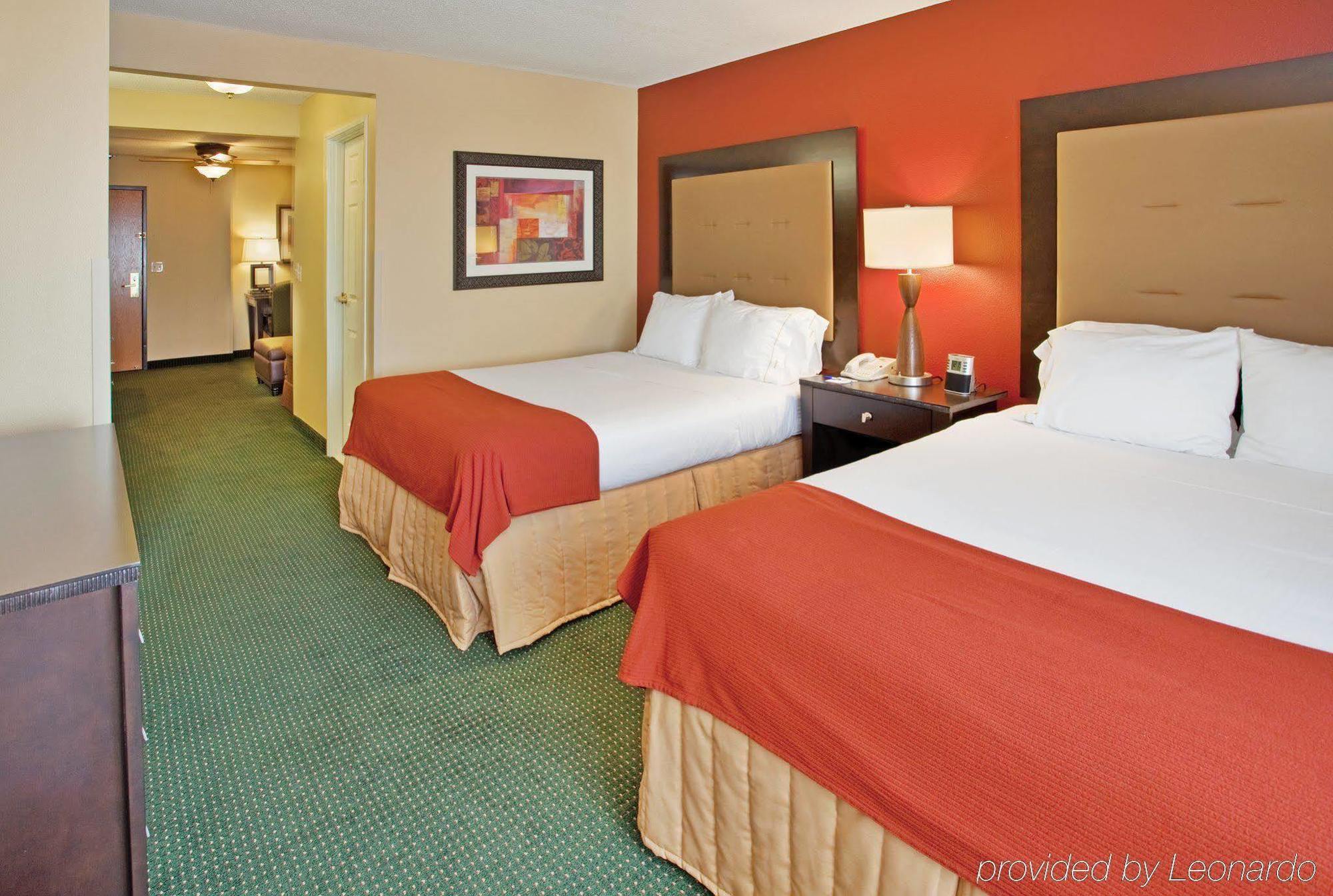 Holiday Inn Express Hotel & Suites Norfolk By Ihg Habitación foto